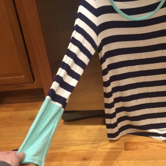 Women’s cute tunic size large blue/white/green - Picture 3 of 10